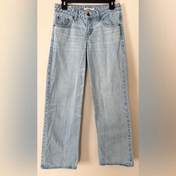 Levi’s Premium Light Wash Low Loose Jeans - Picture 3 of 11